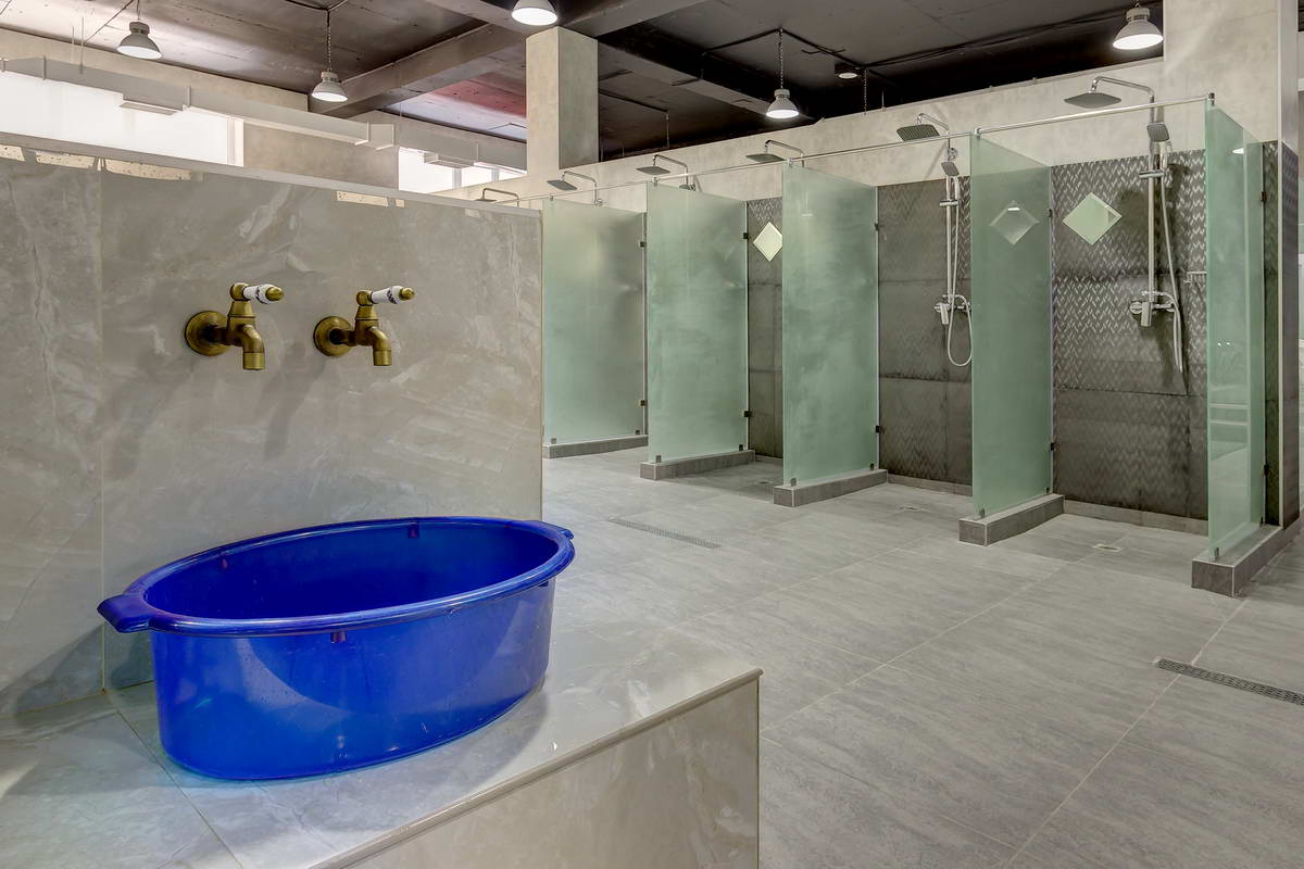 Режим дня в разновозрастной группе. Отделка мойки в бане. Душевые в армии. Норма размеров помещения на одного сотрудника. Моечная в общественной бане.